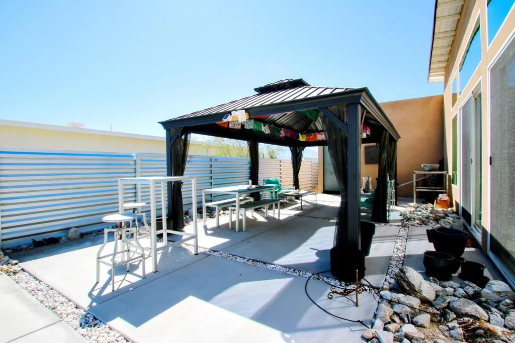 13868 Avenida La Vista, Desert Hot Springs, California 92240 home-pic-33